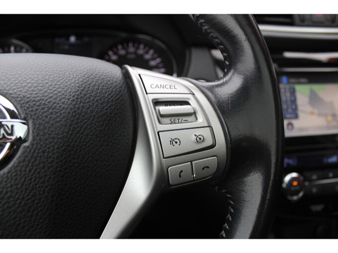 Nissan Qashqai 1.6 dCi 360&deg; AHK Dachreling Panoramadach 360