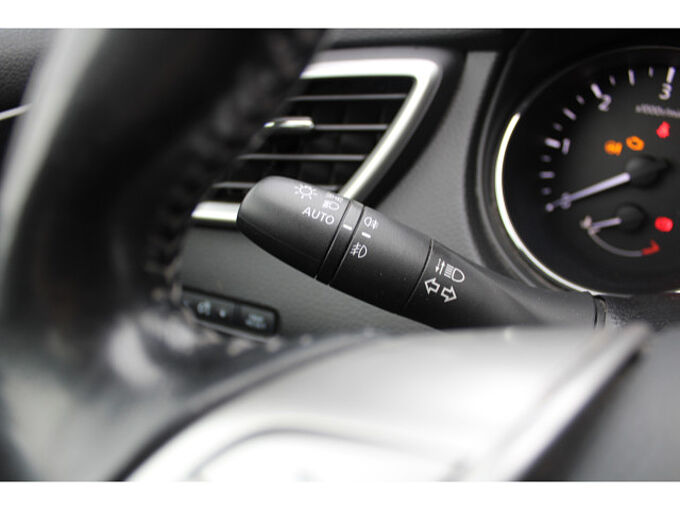 Nissan Qashqai 1.6 dCi 360&deg; AHK Dachreling Panoramadach 360