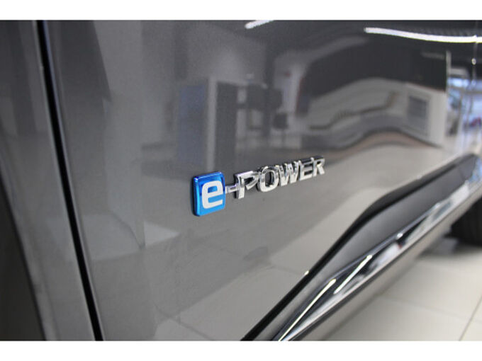 Nissan X-Trail 1,5 VC-T e-4orce Tekna Bose Glasdach 