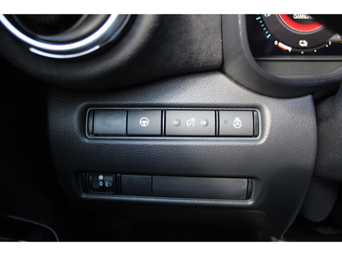 Nissan Juke 1.6 Hybrid N-DESIGN BOSE Tech Automatik 