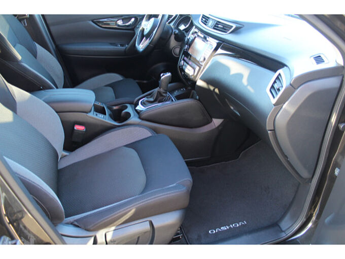 Nissan Qashqai 1.3 DIG-T N-Connecta AT Winter PGD 