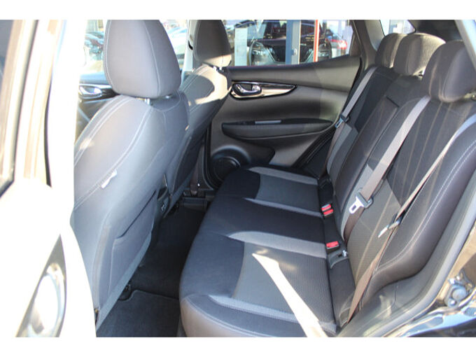 Nissan Qashqai 1.3 DIG-T N-Connecta AT Winter PGD 