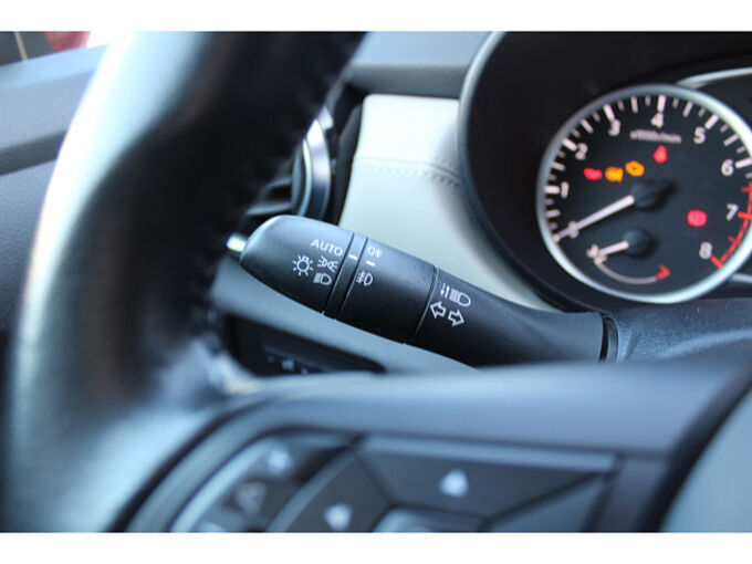 Nissan Micra 5t&uuml;rig 1.0 IG-T100 Tekna LED AVM Navi 