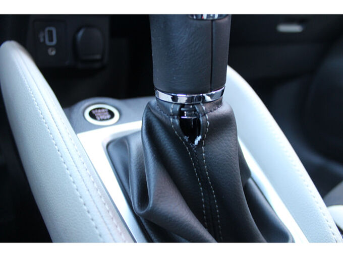 Nissan Micra 5t&uuml;rig 1.0 IG-T100 Tekna LED AVM Navi 