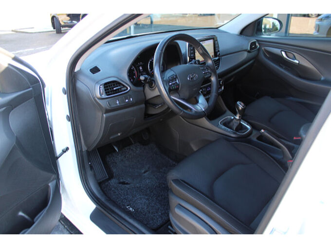 Hyundai i30 5t&uuml;rig 1.0 T-GDI Intro Navi Klimaautomatik 