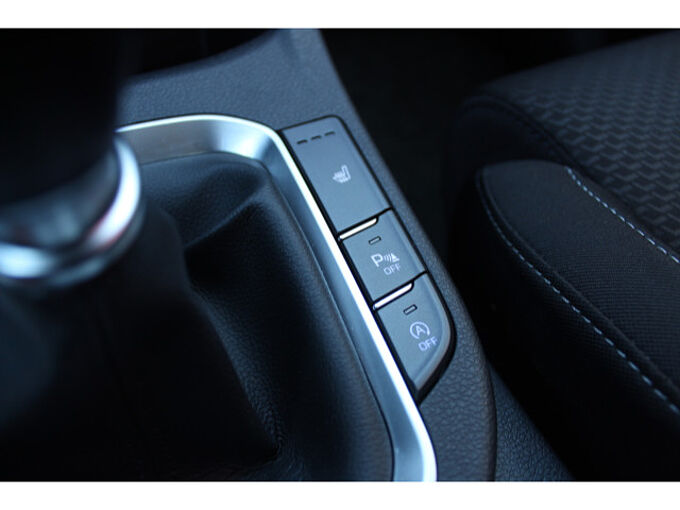 Hyundai i30 5t&uuml;rig 1.0 T-GDI Intro Navi Klimaautomatik 