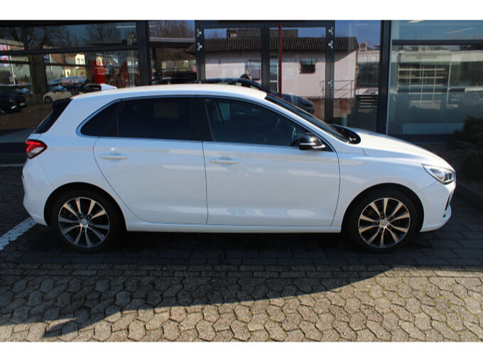 Hyundai i30 5t&uuml;rig 1.0 T-GDI Intro Navi Klimaautomatik 