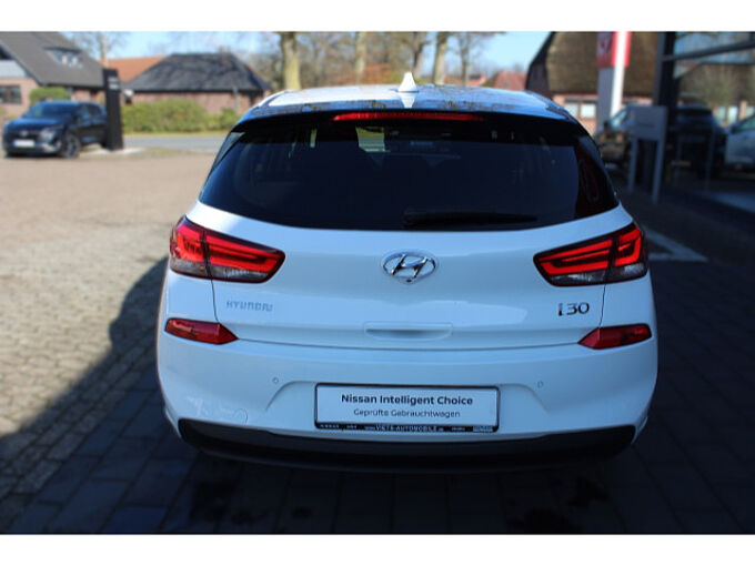Hyundai i30 5t&uuml;rig 1.0 T-GDI Intro Navi Klimaautomatik 