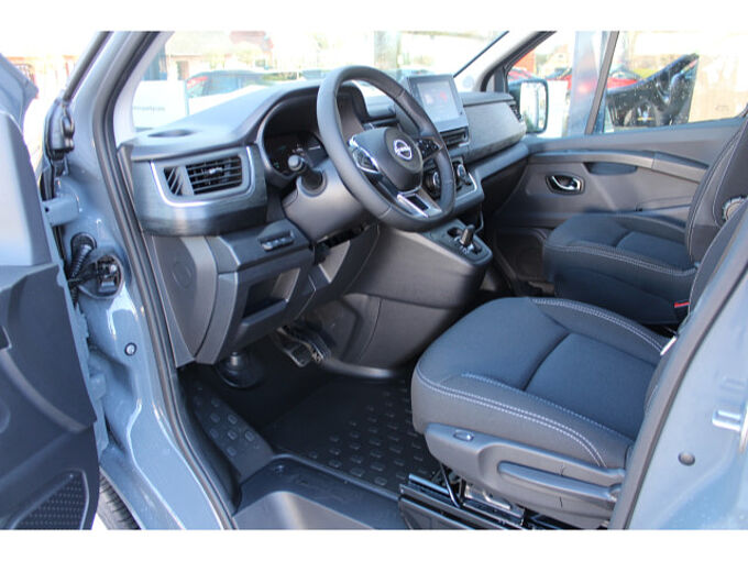Nissan Primastar L1H1 Kombi 2.0dCi Tekna AT Navi Design
