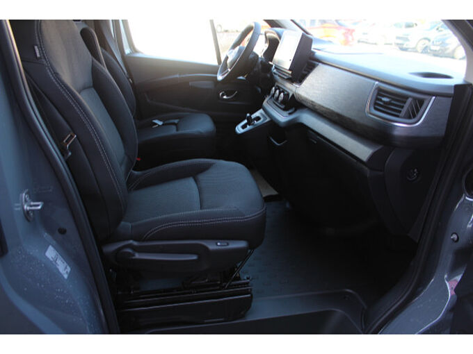 Nissan Primastar L1H1 Kombi 2.0dCi Tekna AT Navi Design