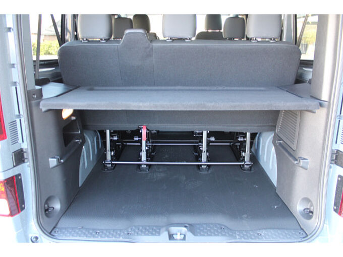 Nissan Primastar L1H1 Kombi 2.0dCi Tekna AT Navi Design