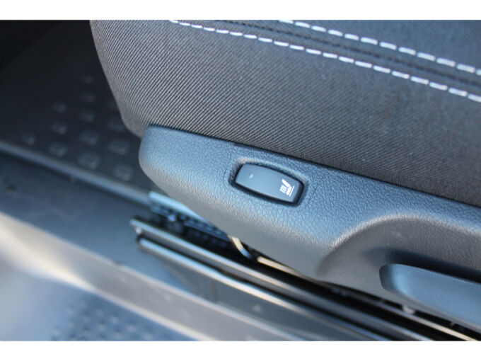 Nissan Primastar L1H1 Kombi 2.0dCi Tekna AT Navi Design