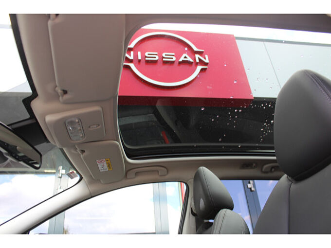 Nissan Qashqai 1.3 DIG-T AKARI Automatik Navi LED Leder 
