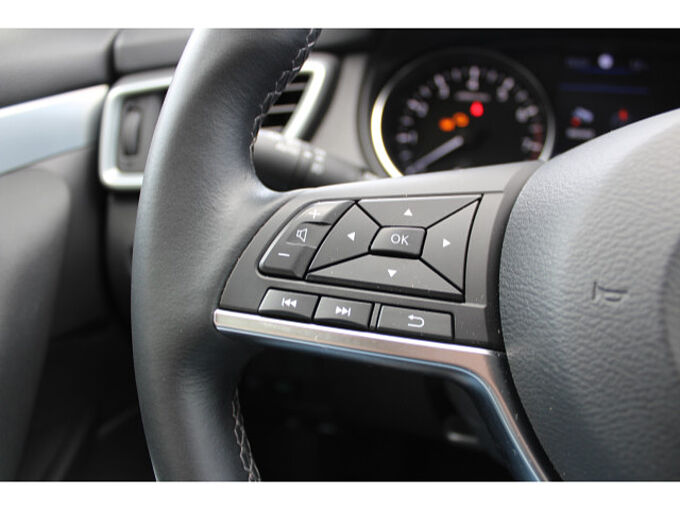 Nissan Qashqai 1.3 DIG-T AKARI Automatik Navi LED Leder 
