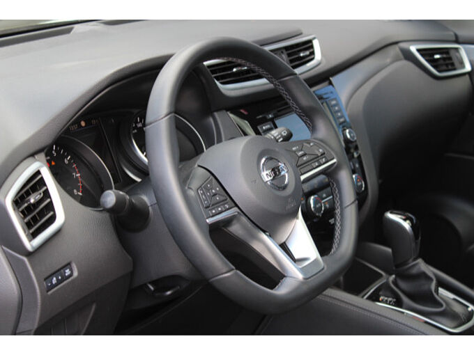 Nissan Qashqai 1.3 DIG-T AKARI Automatik Navi LED Leder 
