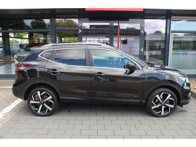 Nissan Qashqai 1.3 DIG-T AKARI Automatik Navi LED Leder 