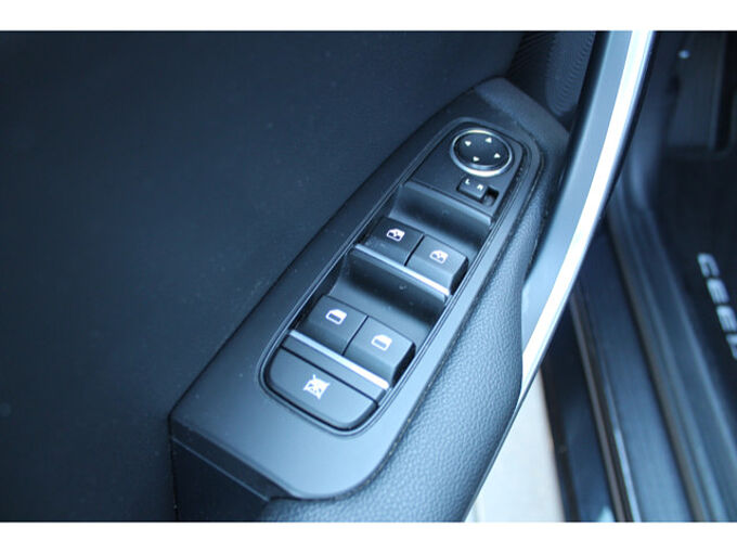 Kia CEED 1.6 CRDi Vision AT Navi Komfort cee'd
