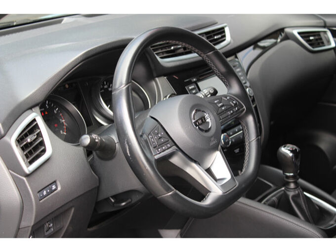 Nissan Qashqai 1.3 DIG-T ZAMA Navi Panoramaglasdach 