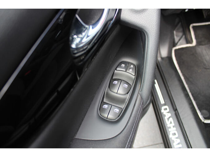 Nissan Qashqai 1.3 DIG-T ZAMA Navi Panoramaglasdach 