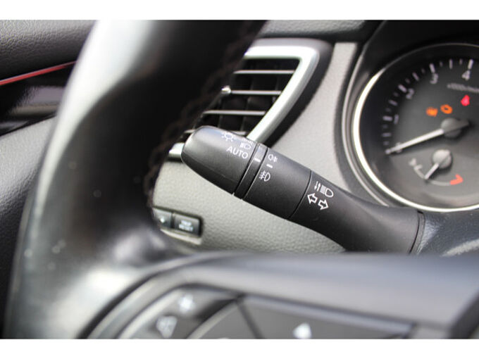 Nissan Qashqai 1.3 DIG-T ZAMA Navi Panoramaglasdach 