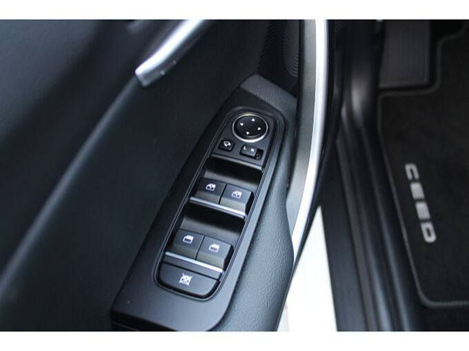 Kia cee'd Sportswagon 1.5 T-GDI LX AT Klimaautomatik 