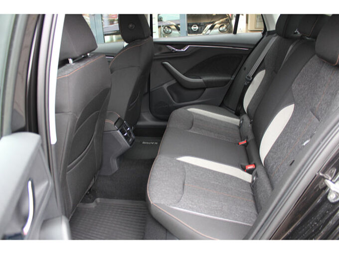 SKODA Kamiq 1.0 TSI Style OPF AHK LED ALU PDC 