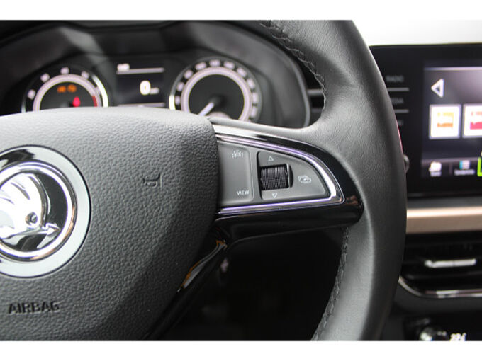 SKODA Kamiq 1.0 TSI Style OPF AHK LED ALU PDC 