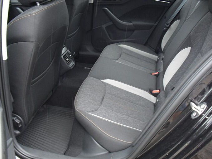 SKODA Kamiq 1.0 TSI Style OPF AHK LED ALU PDC 