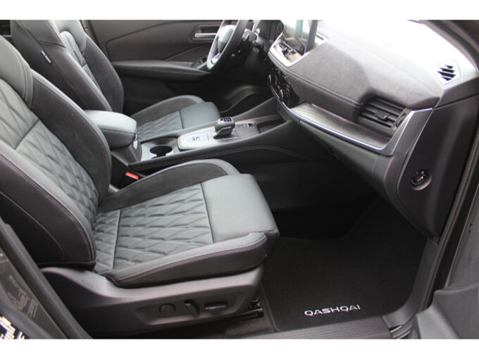 Nissan Qashqai 1.3 DIG-T Tekna+ Automatik 20 Zoll 
