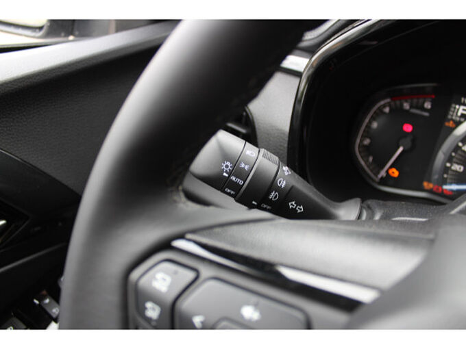 Isuzu D-Max 4x4 Double Cab 2.2 D V-CROSS Automatik 
