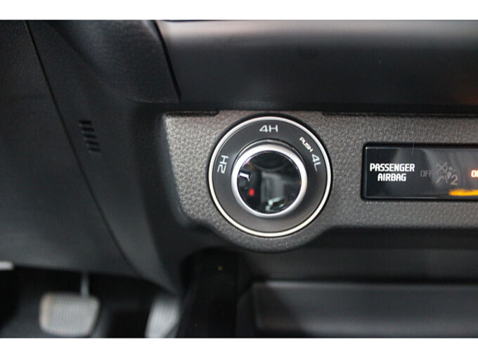 Isuzu D-Max 4x4 Double Cab 2.2 D V-CROSS Automatik 