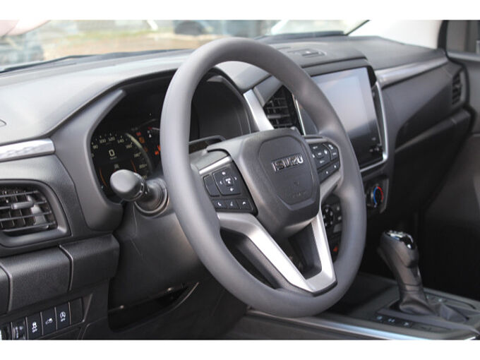 Isuzu D-Max 4x4 Space Cab 2.2 D LS Automatik