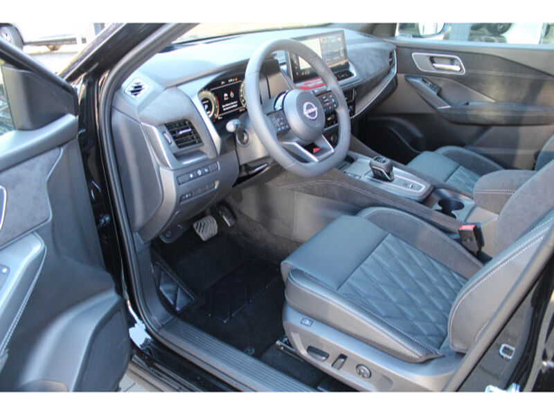 Nissan Qashqai 1.3 DIG-T Tekna+ Automatik 20 Zoll 1.3 DIG-T Tekna+ Automatik 20 Zoll