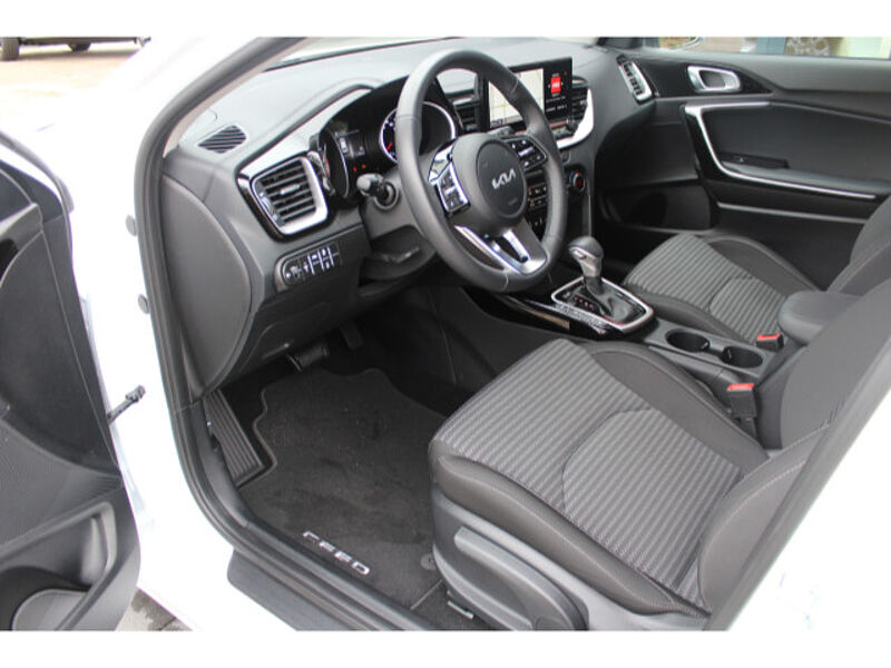 Kia cee'd Sportswagon 1.5 T-GDI LX AT Klimaautomatik 1.5 T-GDI LX AT Klimaautomatik