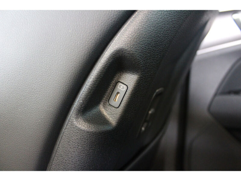 Kia Sportage AWD 1.6 CRDi Spirit AT Leder Drive AWD 1.6 CRDi Spirit AT Leder Drive