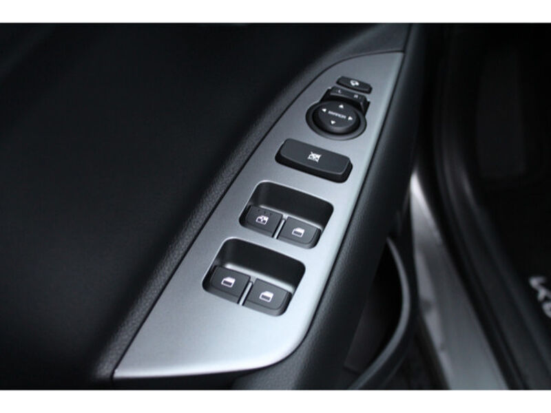 Kia Stonic 1.0 T-GDI 100 48V DCT7 GT-line Tech GD 1.0 T-GDI 100 48V DCT7 GT-line Tech GD