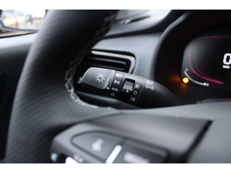 Kia Stonic 1.0 T-GDI 100 48V DCT7 GT-line Tech GD 1.0 T-GDI 100 48V DCT7 GT-line Tech GD