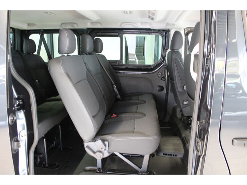 Nissan Primastar L1H1 Kombi 2.0 dCi Tekna Navi Design L1H1 Kombi 2.0 dCi Tekna Navi Design