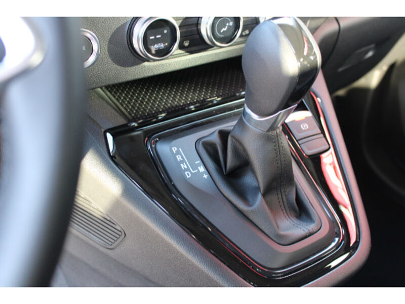 Nissan Townstar Kombi L1 1.3 DIG-T 130 Tekna Automatik Kombi L1 1.3 DIG-T 130 Tekna Automatik