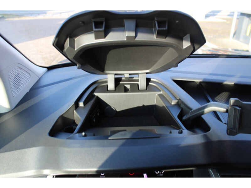 Nissan Townstar Kombi L1 1.3 DIG-T 130 Tekna Automatik Kombi L1 1.3 DIG-T 130 Tekna Automatik