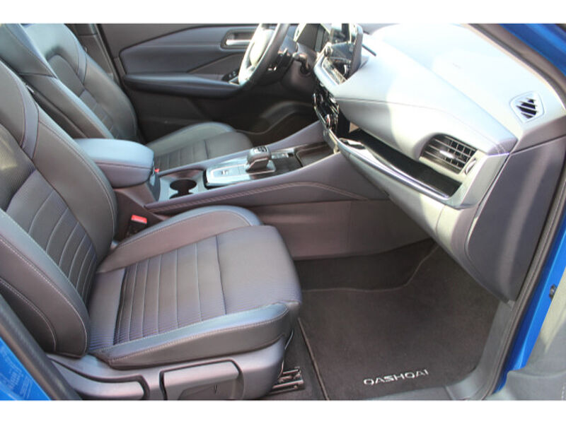 Nissan Qashqai 1.3 DIG-T Premiere Edition AT LED AHK N-CONNECTA