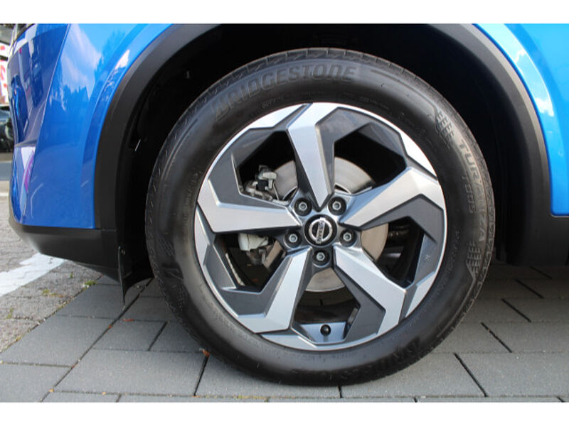 Nissan Qashqai 1.3 DIG-T Premiere Edition AT LED AHK N-CONNECTA