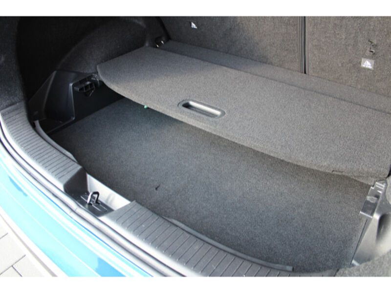 Nissan Qashqai 1.3 DIG-T Premiere Edition AT LED AHK N-CONNECTA