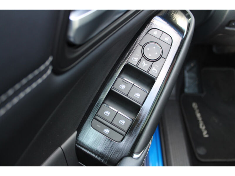 Nissan Qashqai 1.3 DIG-T Premiere Edition AT LED AHK N-CONNECTA