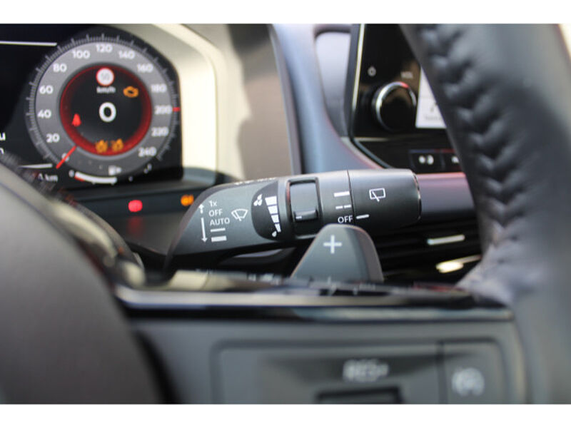 Nissan Qashqai 1.3 DIG-T Premiere Edition AT LED AHK N-CONNECTA