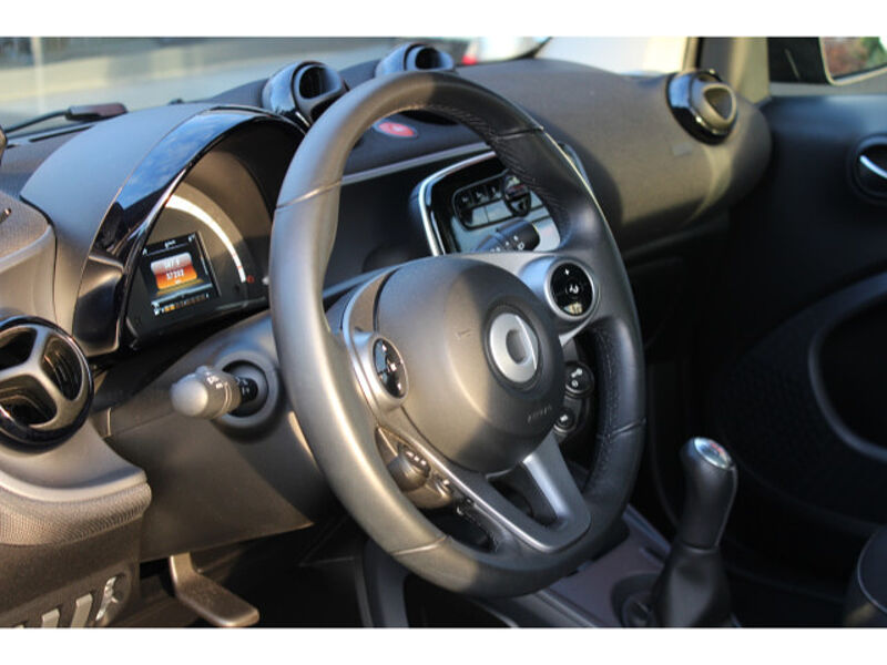 Smart ForTwo coupe 1.0 passion Klimaautomatik Panorama