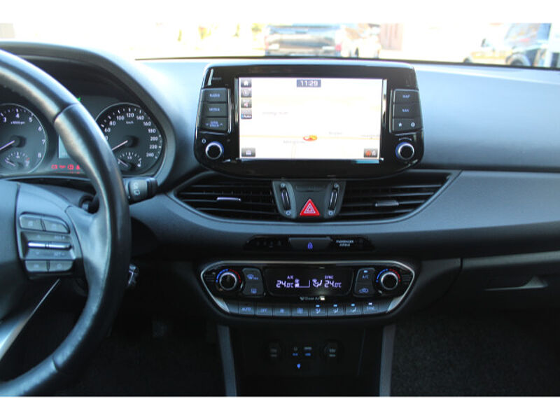 Hyundai i30 5türig 1.0 T-GDI Intro Navi Klimaautomatik