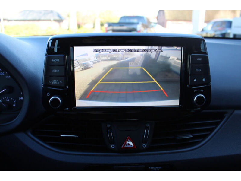 Hyundai i30 5türig 1.0 T-GDI Intro Navi Klimaautomatik