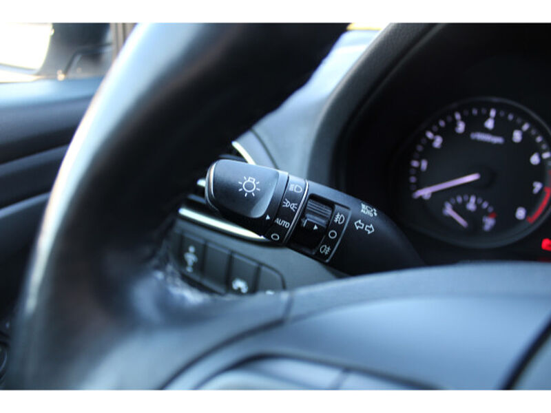 Hyundai i30 5türig 1.0 T-GDI Intro Navi Klimaautomatik