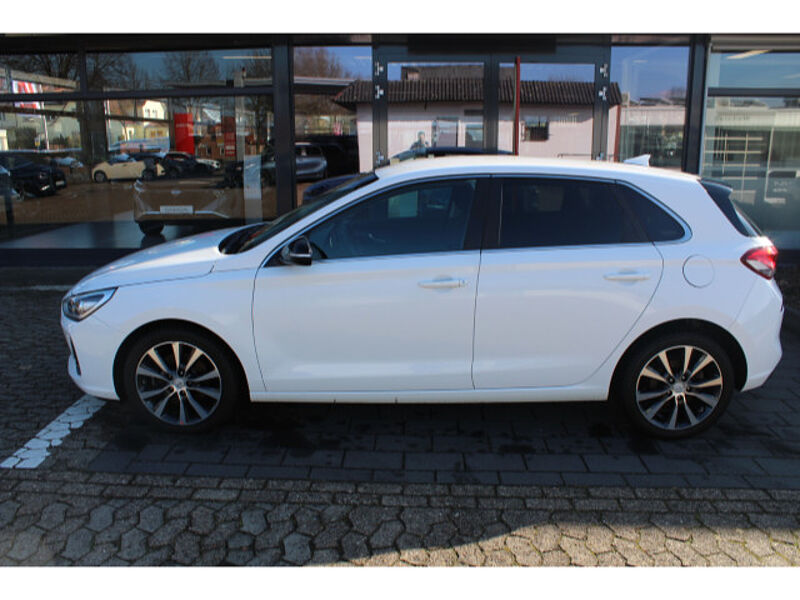 Hyundai i30 5türig 1.0 T-GDI Intro Navi Klimaautomatik